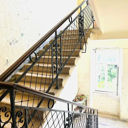 Modern With 2 Bedrooms Near Arena Апартаменты *