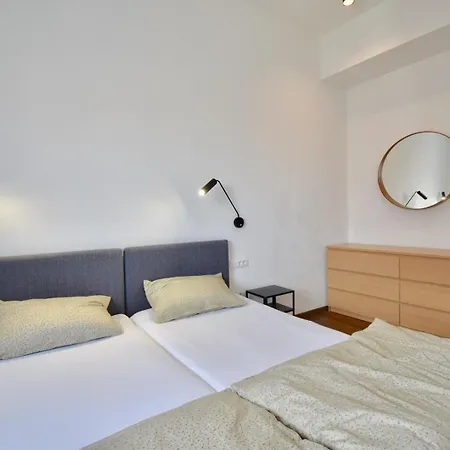 아파트 Modern With 2 Bedrooms Near Arena *