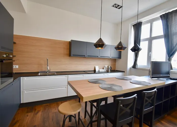 Modern With 2 Bedrooms Near Arena Apartmán Pula