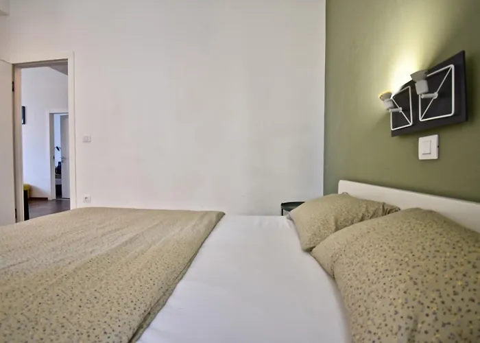 Apartmán Modern With 2 Bedrooms Near Arena