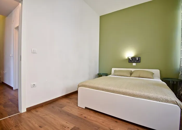 Modern With 2 Bedrooms Near Arena Apartmán